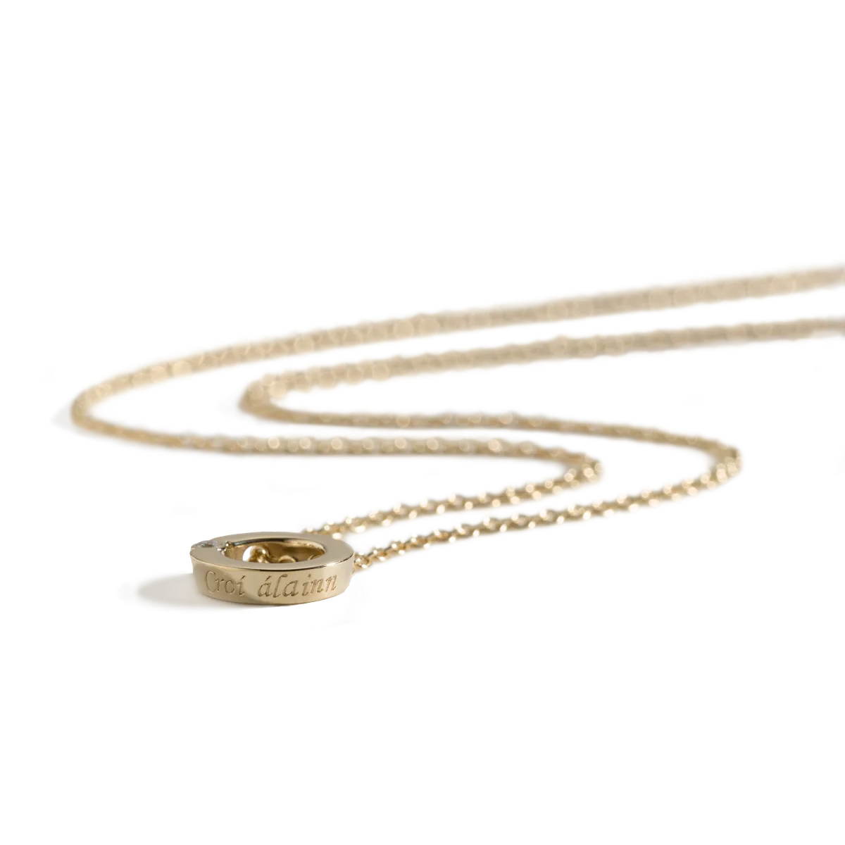Gold Croí álainn diamond pendant