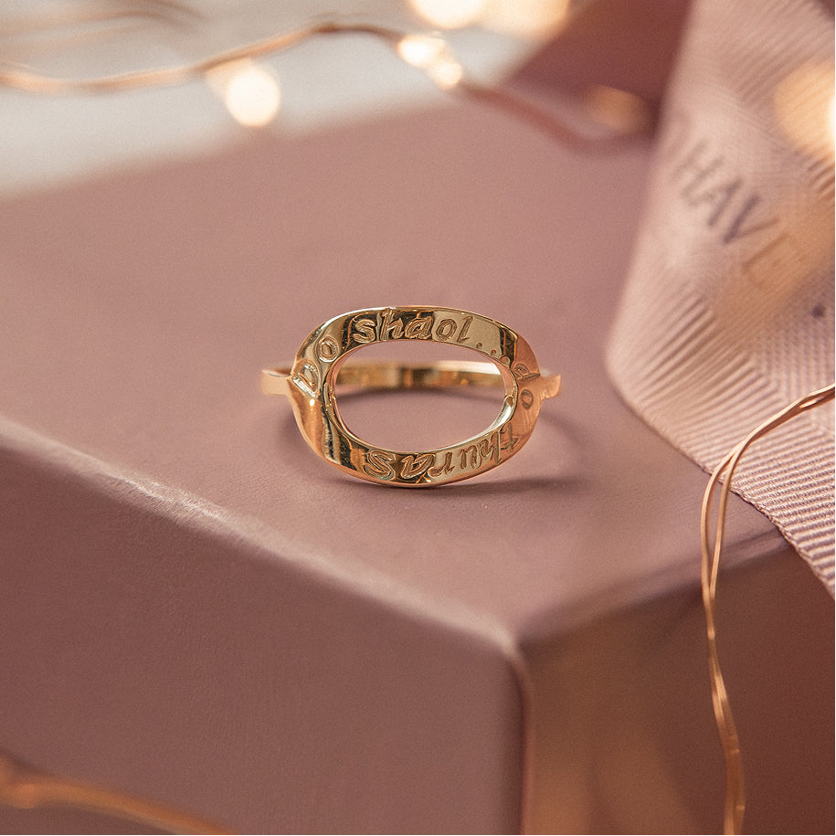 Gold Do shaol, do thuras ring