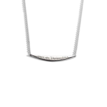 Silver Lean do bhrionglóid pendant